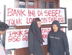 Mahasiswa Segel Kantor Wilayah BSG Gorontalo