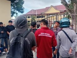 Aksi “Rabu Bergerak” Guncang Mapolda Gorontalo, Soroti Pembiaran Tambang Ilegal di Pohuwato dan Boalemo